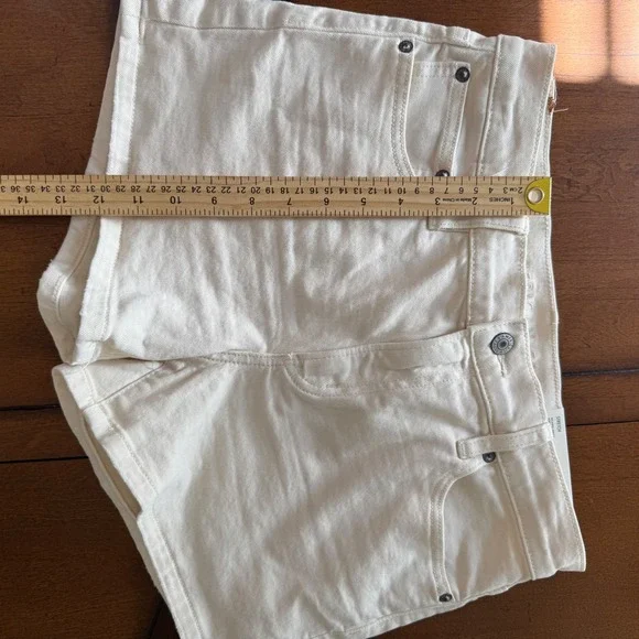 NWT American Eagle Women 2 Relaxed Denim Shorts Super High Rise Cream Off White - Picture 7 of 8